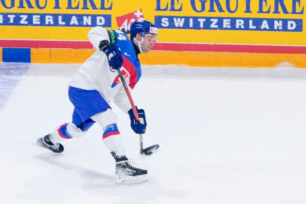 FRIBOURG, SWITZERLAND MAY 17 Mislav Rosandic of Slovakia in action during the 2026 IIHF Ice Hockey World Championship Switzerland game between Italy and Slovakia at BCF Arena on May 17, 2026 in Fribourg, Fribourg Fribourg BCF Arena Fribourg Switzerland Copyright: xJustPictures.ch JarixPestelaccix jp-en-EuSpIm-JP6_JAR_Italy_Slovakia_16May2026_00027