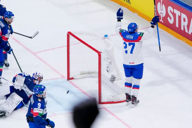 FRIBOURG, SWITZERLAND MAY 17 Marek Hrivik of Slovakia R celebrates his goal during the 2026 IIHF Ice Hockey World Championship Switzerland game between Italy and Slovakia at BCF Arena on May 17, 2026 in Fribourg, Fribourg Fribourg BCF Arena Fribourg Switzerland Copyright: xJustPictures.ch JarixPestelaccix jp-en-EuSpIm-JP6_JAR_Italy_Slovakia_16May2026_00040