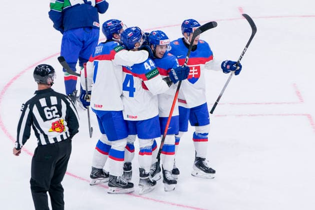 FRIBOURG, SWITZERLAND MAY 17 Slovakia celebrates the 1 0 during the 2026 IIHF Ice Hockey World Championship Switzerland game between Italy and Slovakia at BCF Arena on May 17, 2026 in Fribourg, Fribourg Fribourg BCF Arena Fribourg Switzerland Copyright: xJustPictures.ch JarixPestelaccix jp-en-EuSpIm-JP6_JAR_Italy_Slovakia_16May2026_00042