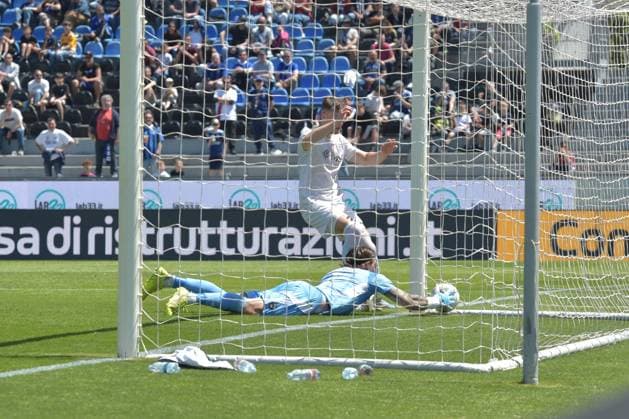 IPA84782014 - Amir Rrahmani (Napoli) scores 0-2 during Pisa SC vs SSC Napoli, Italian soccer Serie A match in Pisa, Italy, May 17 2026  Copyright: xGabrielexMasotti IPAxSportx xx 84782014