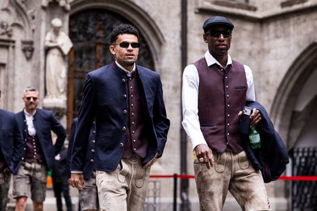 MUNICH, GERMANY - MAY 17: Luis Diaz (FC Bayern Muenchen, 14) and Nicolas Jackson (FC Bayern Muenchen, 11) during the Meisterfeier of FC Bayern Muenchen at Marienplatz on May 17, 2026 in Munich, Germany. Bavaria Germany Copyright: xSteffiexWunderlx
