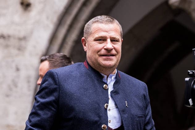 MUNICH, GERMANY - MAY 17: Max Eberl (Board Member for FC Bayern Muenchen) during the Meisterfeier of FC Bayern Muenchen at Marienplatz on May 17, 2026 in Munich, Germany. Bavaria Germany Copyright: xSteffiexWunderlx