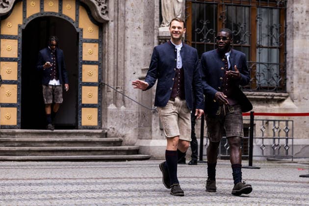 MUNICH, GERMANY - MAY 17: Manuel Neuer (FC Bayern Muenchen, 1) waves, Dayot Upamecano (FC Bayern Muenchen, 2) during the Meisterfeier of FC Bayern Muenchen at Marienplatz on May 17, 2026 in Munich, Germany. Bavaria Germany Copyright: xSteffiexWunderlx