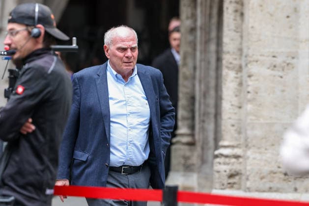 Uli Hoeness FC Bayern Muenchen, Honorary President , GER, Reception of FC Bayern Muenchen in the town hall and championship celebration at Marienplatz, 17 05 2026, GER, Reception of FC Bayern Muenchen in the town hall and championship celebration at Marienplatz, 17 05 2026 Muenchen Copyright: xEibner-Pressefoto JennixMaulx EP_JML