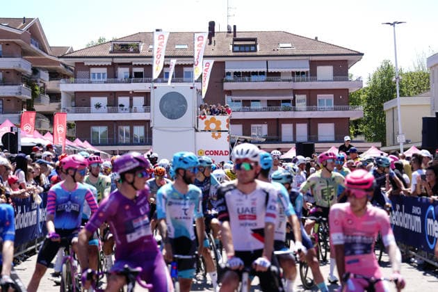 Start of the race during Stage 9 of the Giro d™Italia from Cervia to Corno alle Scale, Italy, Sunday May 17, 2026.  Copyright: xFabioxFerrarix xLaPressex