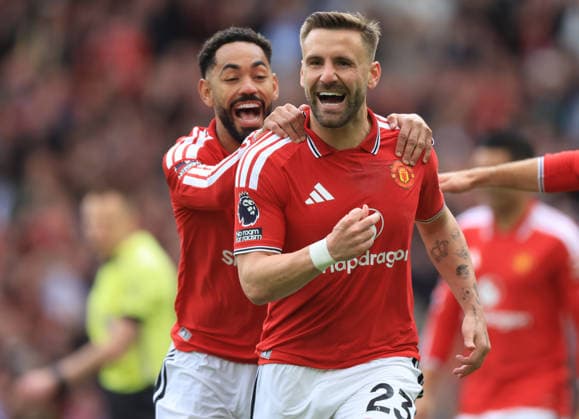 Manchester United, ManU v Nottingham Forest - Premier League Matheus Cunha and Luke Shaw of Manchester United celebrates 1st goal during the Premier League match between Manchester United and Nottingham Forest at Old Trafford on May 17, 2026 in Manchester, England. WARNING! This Photograph May Only Be Used For Newspaper And Or Magazine Editorial Purposes. May Not Be Used For Publications Involving 1 player, 1 Club Or 1 Competition Without Written Authorisation From Football DataCo Ltd. For Any Queries, Please Contact Football DataCo Ltd on +44 (0) 207 864 9121 Manchester Old Trafford England United Kingdom Copyright: xAllstarxPicturexLibraryxLtdx