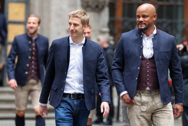 Vincent Kompany FC Bayern Muenchen, Head Coach with Dominik Krause Gruene, Lord Mayor of the City of Munich , GER, Reception of FC Bayern Muenchen in the City Hall and championship celebration at Marienplatz, 17 05 2026, GER, Reception of FC Bayern Muenchen in the City Hall and championship celebration at Marienplatz, 17 05 2026 Muenchen Copyright: xEibner-Pressefoto JennixMaulx EP_JML