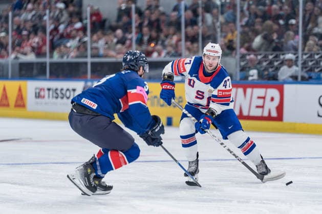 17 05 2026, Zurich, Swiss Life Arena, Ice Hockey World Championships Great Britain USA, 47 Paul Cotter United States , 3 Liam Steele Great Britain Zurich Swiss Life Arena Zurich Switzerland Copyright: xJustPictures.ch StefanxEmchx jp-de-StEm-DSC0067620260517