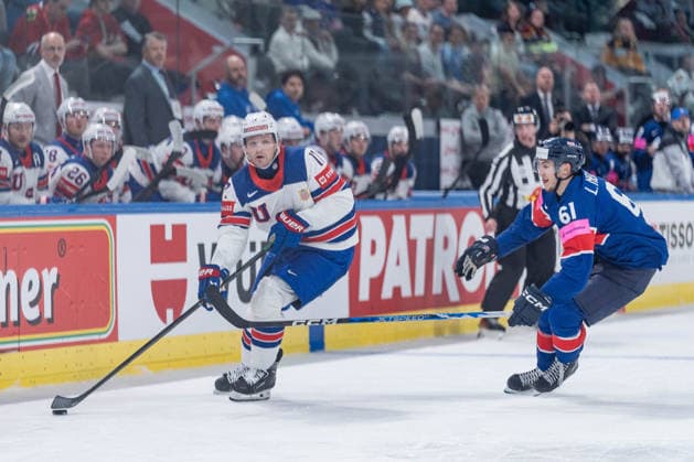 17 05 2026, Zurich, Swiss Life Arena, Ice Hockey World Championships Great Britain USA, 17 Will Borgen United States , 61 Logan Neilson Great Britain Zurich Swiss Life Arena Zurich Switzerland Copyright: xJustPictures.ch StefanxEmchx jp-de-StEm-DSC0074720260517