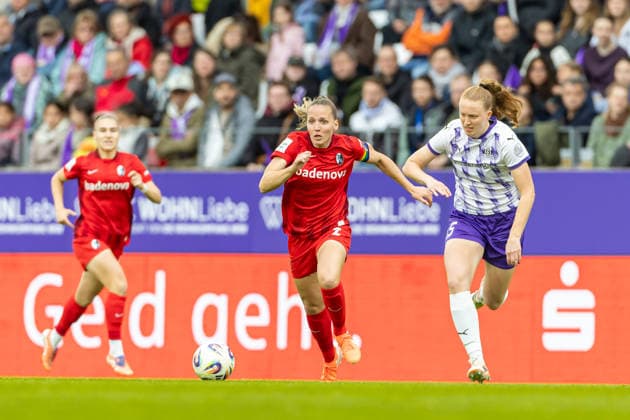 Lisa Karl Sport Club Freiburg and Laura Pucks SGS Essen battle for the ball during the Women s Soccer Bundesliga match between SGS Essen and Sport Club Freiburg at Stadion an der Hafenstrasse on May 17, 2026 in Essen, Germany, Germany Photo by Mario Hommes DeFodi Images Lisa Karl Sport Club Freiburg and Laura Pucks SGS Essen battle for the ball during the Women s Soccer Bundesliga match between SGS Essen and Sport Club Freiburg at Stadion an der Hafenstrasse on May 17, 2026 in Essen, Germany Photo by Mario Hommes DeFodi Images DFL regulations prohibit any use of photographs as image sequences and or quasi video