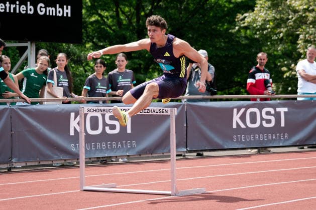 Owe Fischer Breiholz Koenigsteiner LV, 300m hurdles men, 3 , GER, Leichtathletik, Athletics, Internationales KOST Laeufermeeting, Pliezhausen, 17 05 2026, GER, Leichtathletik, Athletics, Internationales KOST Laeufermeeting, Pliezhausen, 17 05 2026 Pliezhausen Copyright: xStefanxMayerx EP_SMR