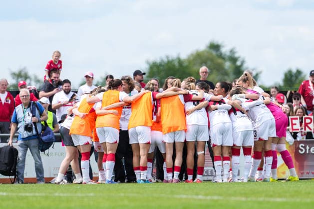 2 Frauen Bundesliga SC Sand vs VfB Stuttgart, 17 05 2026 Team circle of VfB Stuttgart 2 Frauen Bundesliga SC Sand vs VfB Stuttgart, Adams Arena SC Sand, 17 05 2026 DFB DFL REGULATIONS PROHIBIT ANY USE OF PHOTOGRAPHS AS IMAGE SEQUENCES AND OR QUASI VIDEO Copyright: xBEAUTIFULxSPORTS Boscox