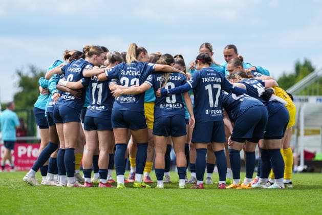 2 Womens Bundesliga SC Sand vs VfB Stuttgart, 17 05 2026 Team circle of SC Sand before kick-off 2 Womens Bundesliga SC Sand vs VfB Stuttgart, Adams Arena SC Sand, 17 05 2026 DFB DFL REGULATIONS PROHIBIT ANY USE OF PHOTOGRAPHS AS IMAGE SEQUENCES AND OR QUASI VIDEO Copyright: xBEAUTIFULxSPORTS Boscox