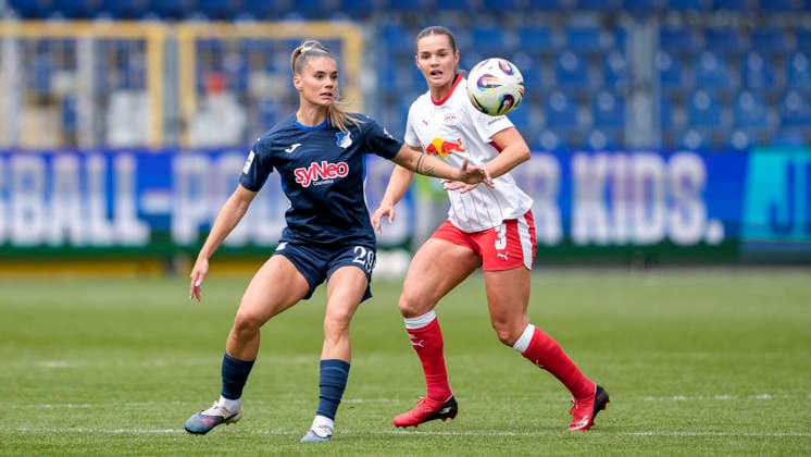v.li.: Selina Cerci (TSG, 29), Andrea Norheim (RBL, 3), Zweikampf, Spielszene, Duell, duel, tackle, tackling, Dynamik, Action, Aktion, 17.05.2026, Sinsheim (Hoffenheim) (Deutschland), Fussball, Google Pixel Frauen-Bundesliga, TSG 1899 Hoffenheim - RB Leipzig, DFB DFL REGULATIONS PROHIBIT ANY USE OF PHOTOGRAPHS AS IMAGE SEQUENCES AND OR QUASI-VIDEO. *** v li Selina Cerci TSG, 29 , Andrea Norheim RBL, 3 , duel, duel, tackle, tackling, dynamics, action, action, 17 05 2026, Sinsheim Hoffenheim Germany , Football, Google Pixel Women Bundesliga, TSG 1899 Hoffenheim RB Leipzig, DFB DFL REGULATIONS PROHIBIT ANY USE OF PHOTOGRAPHS AS IMAGE SEQUENCES AND OR QUASI VIDEO xozx