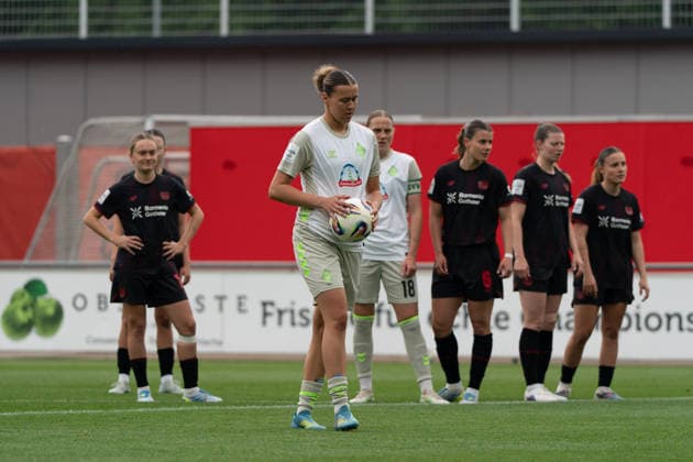 LEVERKUSEN, GERMANY - MAY 17: Larissa Mühlhaus (7 SV Werder Bremen) in action during the Google Pixel Frauen-Bundesliga match between Bayer 04 Leverkusen and SV Werder Bremen at Ulrich-Haberland-Stadion on May 17, 2026 in Leverkusen, Germany. (Photo by Qianru Zhang Press Photo) Copyright: xQianruxZhang SPPx Sportspressphoto_SPR148553
