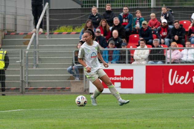 LEVERKUSEN, GERMANY - MAY 17: Maja Sternad (11 SV Werder Bremen) in action during the Google Pixel Frauen-Bundesliga match between Bayer 04 Leverkusen and SV Werder Bremen at Ulrich-Haberland-Stadion on May 17, 2026 in Leverkusen, Germany. (Photo by Qianru Zhang Press Photo) Copyright: xQianruxZhang SPPx Sportspressphoto_SPR148556