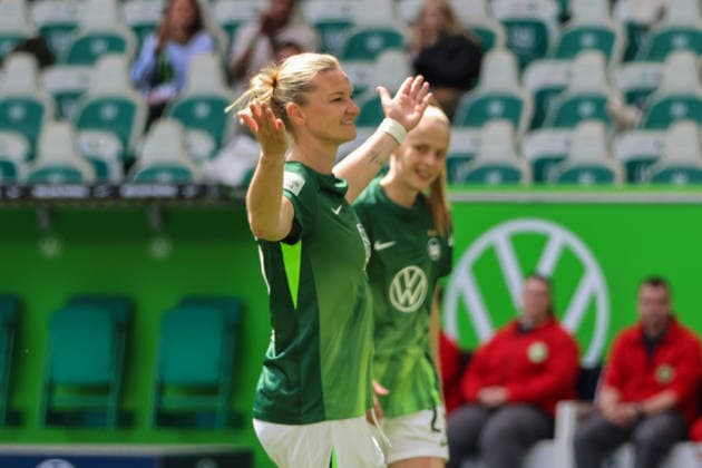 Wolfsburg, Germany 17 May 2026 1 Womens Bundesliga 26 Matchday VfL Wolfsburg vs 1 FC Nürnberg In the picture Goalscorer Alexandra Popp VfL , who is playing her last game after 14 years, scores the 1-0 goal for Wolfsburg and celebrates Copyright: HMBxMedia MadeleinexFantini