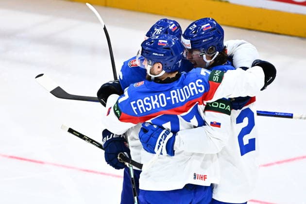 Kristian Pospisil (SVK; right) celebrates a goal woth teammates during the 2026 IIHF World Championship, WM, Weltmeisterschaft Group B, match Italy vs Slovakia, on May 17, 2026, Fribourg, Switzerland. (CTKxPhoto RadekxPetrasek) CTKPhotoP2026051703524  CTKPhotoP2026051703524