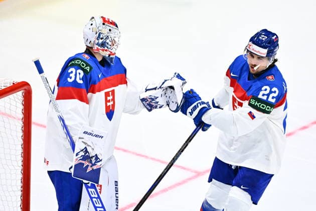 L-R goalkeeper Adam Gajan (SVK) and Kristian Pospisil (SVK) are seen during the 2026 IIHF World Championship, WM, Weltmeisterschaft Group B, match Italy vs Slovakia, on May 17, 2026, Fribourg, Switzerland. (CTKxPhoto RadekxPetrasek) CTKPhotoP2026051703518  CTKPhotoP2026051703518