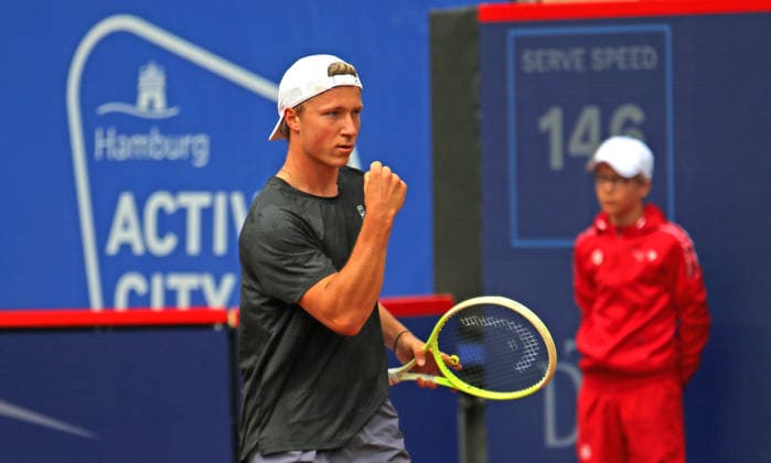 Bitpanda Hamburg Open, ATP 500, 2nd round of qualifying DTB pro Max Schönhaus clenches his fist after winning a rally