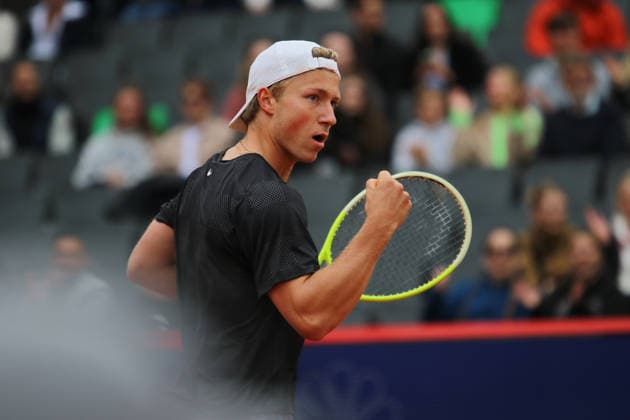 Bitpanda Hamburg Open, ATP 500, 2nd round of qualifying DTB pro Max Schönhaus clenches his fist after winning a rally