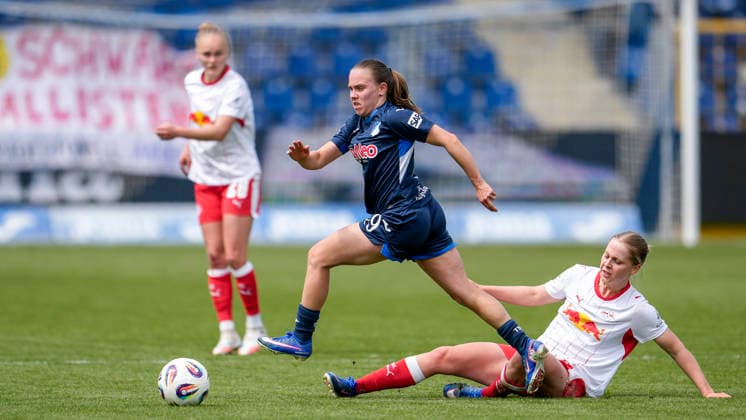 v li Marie Steiner TSG, 19 , Emilia Asgeirsdottir RBL, 8 , duel, duel, tackle, tackling, dynamics, action, action, 17 05 2026, Sinsheim Hoffenheim Germany , Football, Google Pixel Women Bundesliga, TSG 1899 Hoffenheim RB Leipzig, DFB DFL REGULATIONS PROHIBIT ANY USE OF PHOTOGRAPHS AS IMAGE SEQUENCES AND OR QUASI VIDEO xozx