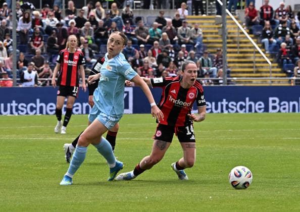 17 05 2026, xsltx, Soccer Google Pixel Women Bundesliga, Eintracht Frankfurt 1 FC Union Berlin v l Lia Kamber 1 FC Union Berlin can only stop Géraldine Reuteler Eintracht Frankfurt with a foul DFL DFB REGULATIONS PROHIBIT ANY USE OF PHOTOGRAPHS as IMAGE SEQUENCES and or QUASI VIDEO