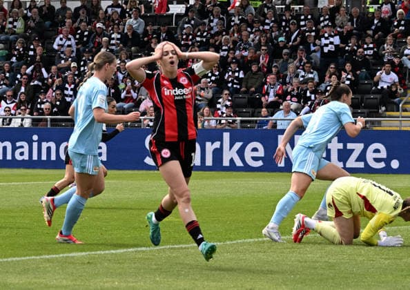 17 05 2026, xsltx, Soccer Google Pixel Women Bundesliga, Eintracht Frankfurt 1 FC Union Berlin v l A desperate Laura Freigang Eintracht Frankfurt after missed chance DFL DFB REGULATIONS PROHIBIT ANY USE OF PHOTOGRAPHS as IMAGE SEQUENCES and or QUASI VIDEO