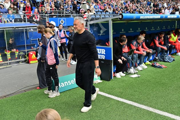 Soccer I Women I Season 2025 2026 I Bundesliga I Matchday 26 I Hamburger SV FC Bayern Munich I 17 05 2026 Rodolfo Cardoso Hamburger SV after welcoming de Bayern Bank Hamburg Volksparkstadion Hamburg Germany Copyright: xLobeca WolfxGebhardtx