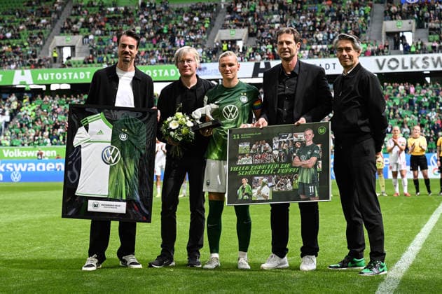 Soccer I Women I Season 2025 2026 I Bundesliga I 26 Matchday I VfL Wolfsburg 1 FC Nürnberg I 17 05 2026 Farewell Alexandra Popp 11, VfL Wolfsburg center before the match, farewell match Crop, close-up, portrait, portrait, single photo, single image, body Wolfsburg Volkswagen Arena Lower Saxony Germany Copyright: xLobeca InesxHähnelx