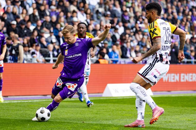 VIENNA, AUSTRIA - 17 MAY 2026: Image shows Eggestein Johannes (FK Austria Wien, 19) and Andrade Andres (LASK, 16) during Austrian Bundesliga: FK Austria Wien vs LASK at Generali-Arena on 17 05 2026 in Vienna, Austria. Austria Copyright: xFröhlichxPascalx