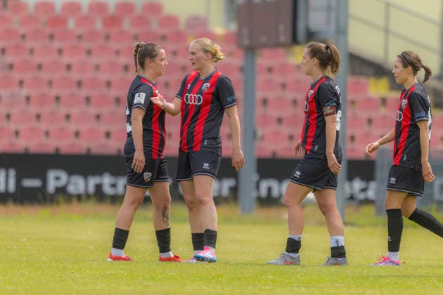 Ingolstadt, Germany 17 May 2026 2 Womens Bundesliga 2025 2026 Sp 26 FC Ingolstadt 04 vs FC Bayern Munich II In the picture in the Traube Goalscorer Stefanie Reischmann FCI celebrates with her teammates after her goal for 1 0 Audi Sportpark Bayern Copyright: xFotostandx xSchäferx