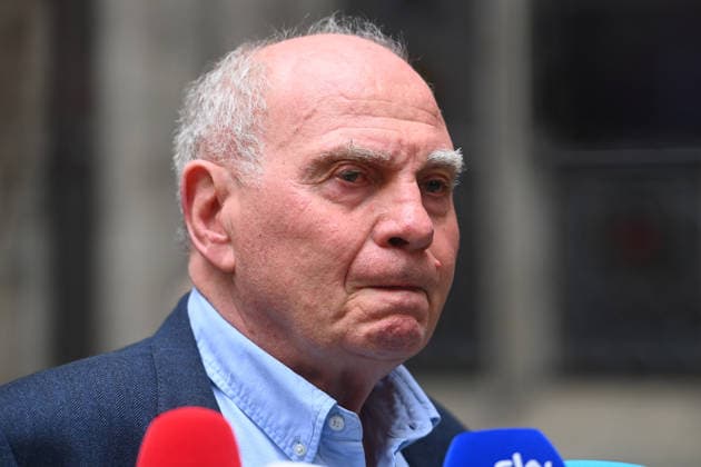 Uli HOENESS Höness, Honorary President Bayern Muenchen, single picture, cropped single motif, portrait, portrait, portrait championship celebration FC Bayern Muenchen on the town hall balcony on Marienplatz in Munich on 17 05 2026 Soccer 1 Bundesliga season 2025 2026, 34 match day,