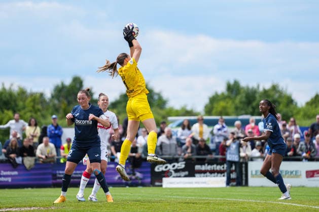 2 Womens Bundesliga SC Sand vs VfB Stuttgart, 17 05 2026 Jule Baum SC Sand, 1 who gets the ball out of the air 2 Womens Bundesliga SC Sand vs VfB Stuttgart, Adams Arena SC Sand, 17 05 2026 DFB DFL REGULATIONS PROHIBIT ANY USE OF PHOTOGRAPHS AS IMAGE SEQUENCES AND OR QUASI VIDEO Copyright: xBEAUTIFULxSPORTS Boscox