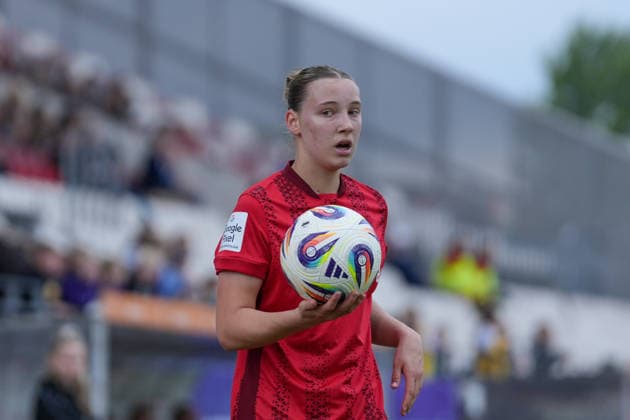 Zoe Schick SC Freiburg, 35 , Germany, Soccer, GooglePixel Womens Bundesliga, 26 Matchday, 2025 2026, SGS Essen vs SC Freiburg, 17 05 2026, Stadion an der Hafenstraße, Essen Stadion an der Hafenstraße Nordrhein Westfalen Germany Copyright: xArnexAmbergx