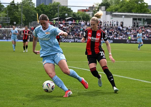 17 05 2026, xsltx, Soccer Google Pixel Women Bundesliga, Eintracht Frankfurt 1 FC Union Berlin v l Samantha Steuerwald 1 FC Union Berlin , Rebecka Blomqvist Eintracht Frankfurt DFL DFB REGULATIONS PROHIBIT ANY USE OF PHOTOGRAPHS as IMAGE SEQUENCES and or QUASI VIDEO