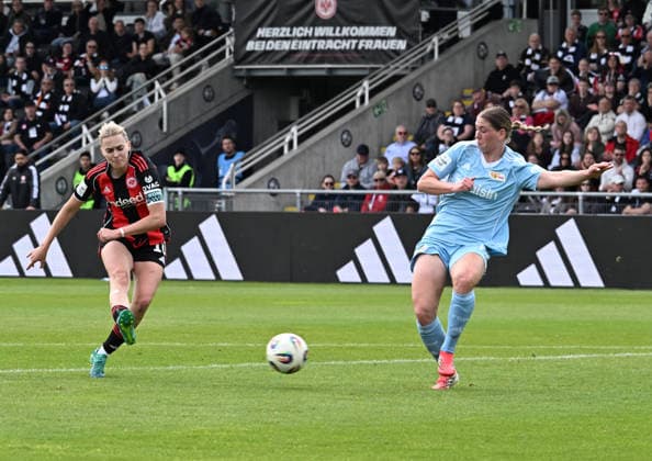 17 05 2026, xsltx, Fußball Google Pixel Frauen Bundesliga, Eintracht Frankfurt 1 FC Union Berlin v l Laura Freigang Eintracht Frankfurt trifft zum 1 2 DFL DFB REGULATIONS PROHIBIT ANY USE OF PHOTOGRAPHS as IMAGE SEQUENCES and or QUASI VIDEO