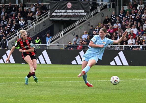 17 05 2026, xsltx, Fußball Google Pixel Frauen Bundesliga, Eintracht Frankfurt 1 FC Union Berlin v l Laura Freigang Eintracht Frankfurt trifft zum 1 2 DFL DFB REGULATIONS PROHIBIT ANY USE OF PHOTOGRAPHS as IMAGE SEQUENCES and or QUASI VIDEO