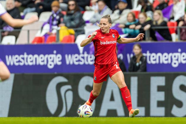 Lisa Karl Sport Club Freiburg in action, on the ball, single action during the Women s Soccer Bundesliga match between SGS Essen and Sport Club Freiburg, Stadion an der Hafenstrasse on May 17, 2026 in Essen, Germany Photo by Mario Hommes DeFodi Images Lisa Karl Sport Club Freiburg controls the ball during the Women s Soccer Bundesliga match between SGS Essen and Sport Club Freiburg at Stadion an der Hafenstrasse on May 17, 2026 in Essen, Germany Photo by Mario Hommes DeFodi Images DFL regulations prohibit any use of photographs as image sequences and or quasi video