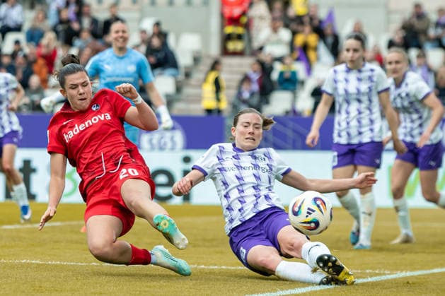 Leela Egli Sport Club Freiburg and Lena Ostermeier SGS Essen in a duel during the Women s Soccer Bundesliga match between SGS Essen and Sport Club Freiburg, Stadion an der Hafenstrasse on May 17, 2026 in Essen, Germany, Germany Photo by Mario Hommes DeFodi Images Leela Egli Sport Club Freiburg and Lena Ostermeier SGS Essen battle for the ball during the Women s Soccer Bundesliga match between SGS Essen and Sport Club Freiburg at Stadion an der Hafenstrasse on May 17, 2026 in Essen, Germany Photo by Mario Hommes DeFodi Images DFL regulations prohibit any use of photographs as image sequences and or quasi video