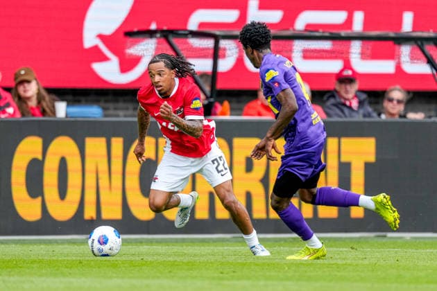 2026-05-17 AZ Alkmaar v NAC Breda - Dutch Eredivisie ALKMAAR, NETHERLANDS - MAY 17: Elijah Dijkstra of AZ Alkmaar runs with the ball during the Dutch Eredivisie match between AZ Alkmaar and NAC Breda at AFAS Stadion on May 17, 2026 in Alkmaar, Netherlands. Alkmaar AFAS Stadion Netherlands Content not available for redistribution in The Netherlands directly or indirectly through any third parties. Copyright: xEdxvanxdexPolx
