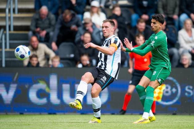ALMELO , 17 05-2026 , Stadium Asito , season 2025 2026 , Dutch Eredivisie football , match between Heracles Almelo and FC Groningen , picture shows Heracles Almelo player Damon Mirani FC Groningen player Younes Taha Heracles - Groningen  x203758214x Copyright: