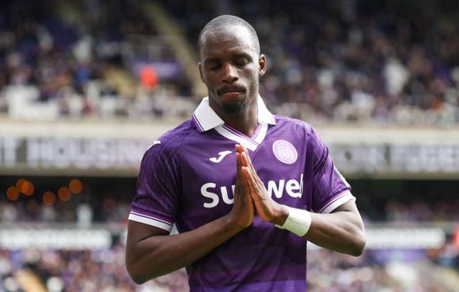 Anderlecht s Moussa Diarra looks dejected during a soccer match between RSCA Anderlecht and KV Mechelen, Sunday 17 May 2026 in Brussels, on day 8 of the Champion s Play-off of the 2025-2026 Jupiler Pro League first division of the Belgian championship. VIRGINIExLEFOUR  x174152439x