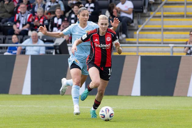 Google Pixel Womens Bundesliga Eintracht Frankfurt 1 FC Union Berlin, 17 05 2026 Laura Freigang Eintracht Frankfurt 10 wins a duel against Amber Tysiak 1 FC Union Berlin 26, Eintracht Frankfurt 1 FC Union Berlin, Frankfurt, Stadion am Brentanobad, 17 5 2026 Copyright: xBEAUTIFULxSPORTS Gawlikx
