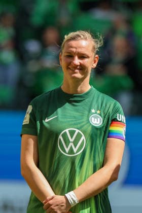 Wolfsburg, Germany 17 May 2026 1 Womens Bundesliga 26 Matchday VfL Wolfsburg vs 1 FC Nürnberg In the picture Alexandra Popp VfL , who plays her last game for VfL Wolfsburg today after 14 years and is bid farewell Copyright: HMBxMedia MadeleinexFantini