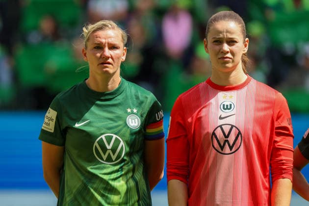 Wolfsburg, Germany 17 May 2026 1 Womens Bundesliga 26 Matchday VfL Wolfsburg vs 1 FC Nuremberg In the picture from left Alexandra Popp VfL emotional, who plays her last game for VfL Wolfsburg today after 14 years and is bid farewell, next to her goalkeeper Stina Johannes VfL Copyright: HMBxMedia MadeleinexFantini