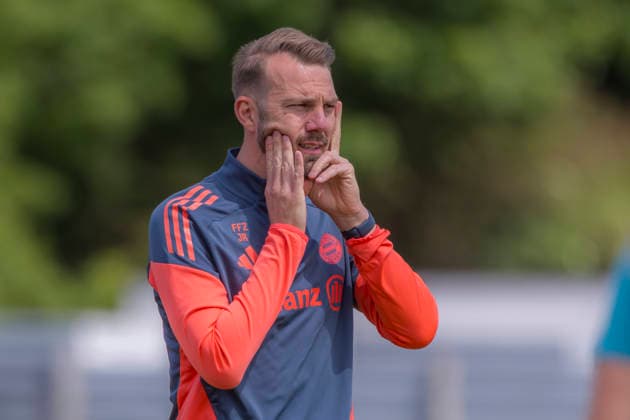 Ingolstadt, Germany 17 May 2026 2 Womens Bundesliga 2025 2026 Sp 26 FC Ingolstadt 04 vs FC Bayern Munich II In the picture Coach Jerome Reisacher FCB II unhappy on the pitch Audi Sportpark Bayern Copyright: xFotostandx xSchäferx