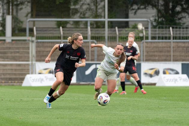 LEVERKUSEN, GERMANY - MAY 17: Sofie Zdebel (16 Bayer 04 Leverkusen) in action during the Google Pixel Frauen-Bundesliga match between Bayer 04 Leverkusen and SV Werder Bremen at Ulrich-Haberland-Stadion on May 17, 2026 in Leverkusen, Germany. (Photo by Qianru Zhang Press Photo) Copyright: xQianruxZhang SPPx Sportspressphoto_SPR148593