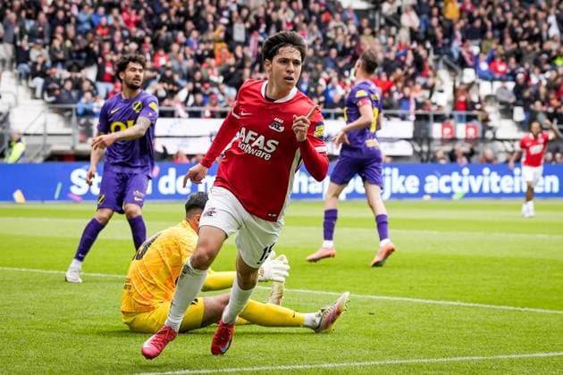 ALKMAAR - Mateo Chavez of AZ Alkmaar celebrates the 2-0 during the Dutch Eredivisie match between AZ Alkmaar and NAC Breda at the AFAS Stadium on May 17, 2026, in Alkmaar, the Netherlands. TOBIAS KLEUVER ANP Eredivisie 2025-2026 xVIxANPxSportx xxANPxIVx 558545059 originalFilename: 558545059.jpg