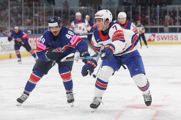 17 05 2026 Swiss Life Arena Zurich , SWITZERLAND, Ice Hockey Men IIHF World Championship Zurich 2026 Group A USA GBR Johnny Curran GBR vs Ryan Ufko USA
